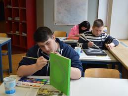 Quelle: Badischer Landesverein für Innere Mission Im Klassenzimmer der Werkstattschule Pforzheim